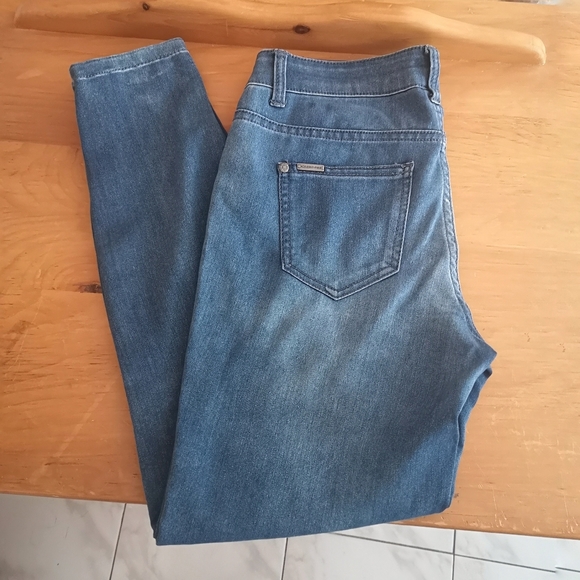 Petite Celebrity Pink Mid-Rise Jeans w/ Zippers - Picture 11 of 11